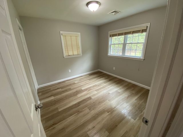 915 Bradley Road, Springfield, MA 01109
