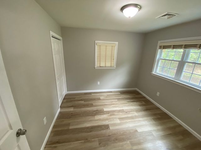 915 Bradley Road, Springfield, MA 01109
