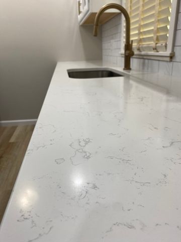 915 Bradley Road, Springfield, MA 01109