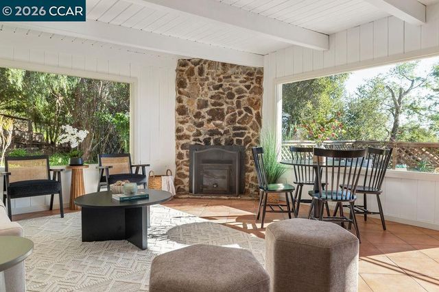 7308 Altura Pl, Oakland, CA 94605