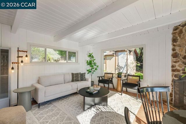 7308 Altura Pl, Oakland, CA 94605