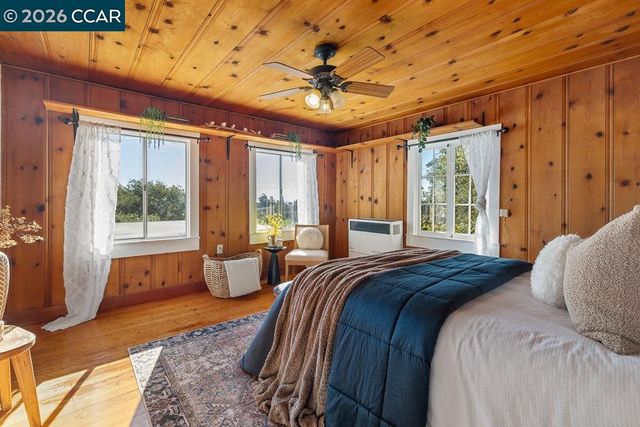 7308 Altura Pl, Oakland, CA 94605