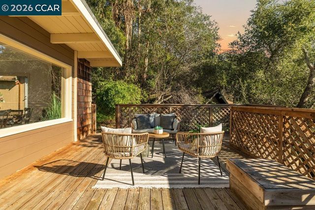 7308 Altura Pl, Oakland, CA 94605