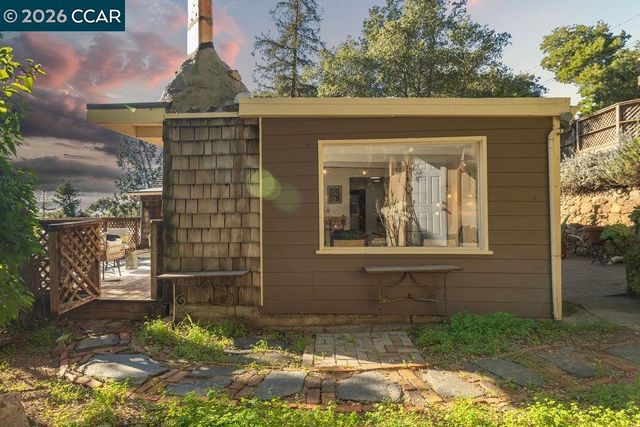 7308 Altura Pl, Oakland, CA 94605