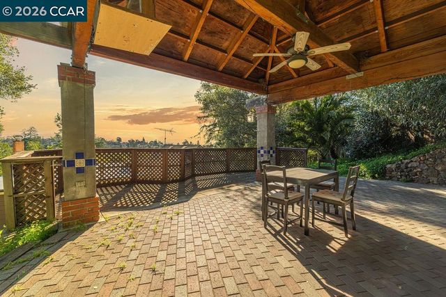 7308 Altura Pl, Oakland, CA 94605