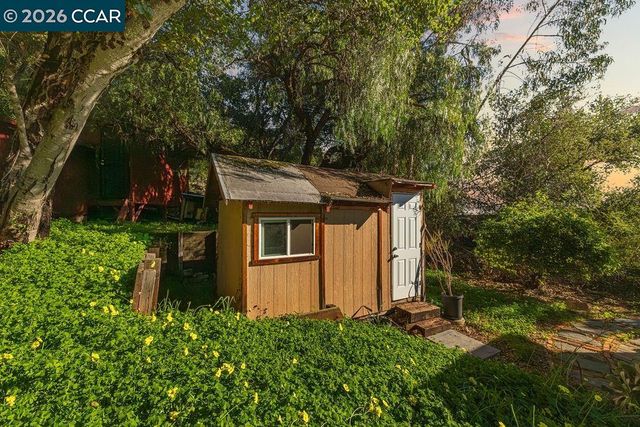 7308 Altura Pl, Oakland, CA 94605