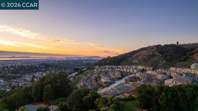 7308 Altura Pl, Oakland, CA 94605