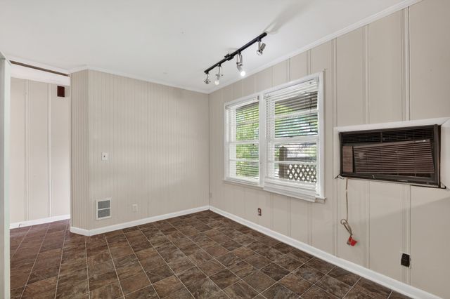 708 Morningside Dr, Fayetteville, TN 37334