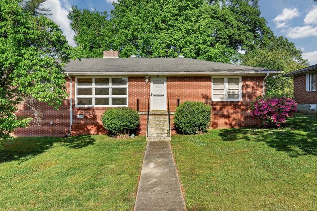 708 Morningside Dr, Fayetteville, TN 37334