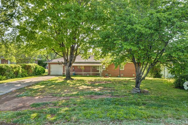 708 Morningside Dr, Fayetteville, TN 37334