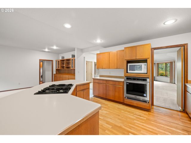 15565 Sw ROSHAK Rd, Portland, OR 97224