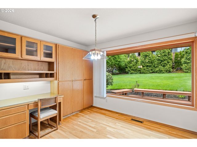 15565 Sw ROSHAK Rd, Portland, OR 97224