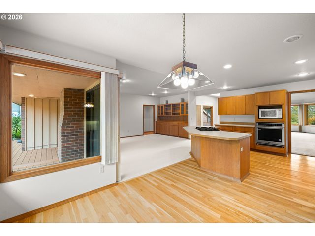 15565 Sw ROSHAK Rd, Portland, OR 97224