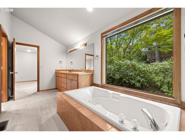 15565 Sw ROSHAK Rd, Portland, OR 97224