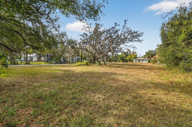 4501 CLEWIS AVENUE, Tampa, FL 33610