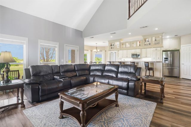 1906 Farm Road 1506, Paris, TX 75460