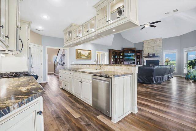 1906 Farm Road 1506, Paris, TX 75460