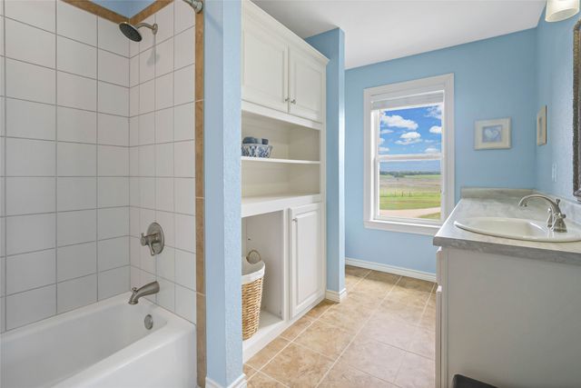 1906 Farm Road 1506, Paris, TX 75460