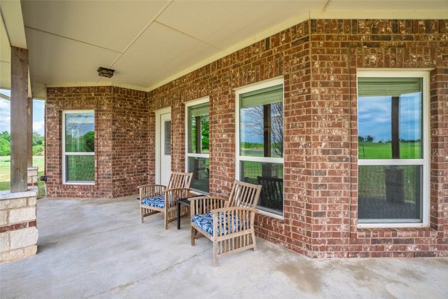 1906 Farm Road 1506, Paris, TX 75460