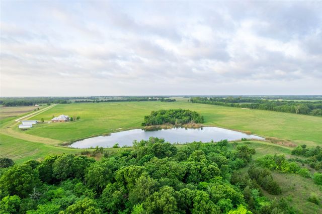 1906 Farm Road 1506, Paris, TX 75460
