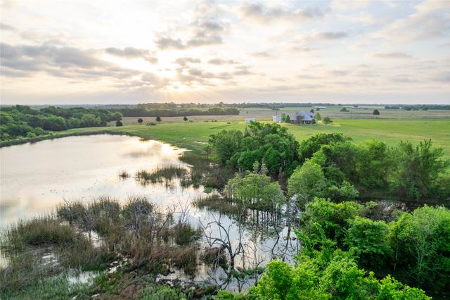 1906 Farm Road 1506, Paris, TX 75460