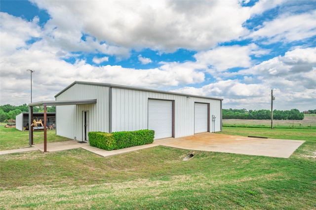 1906 Farm Road 1506, Paris, TX 75460