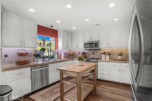 4490 Rainbow View Way, Hemet, CA 92545