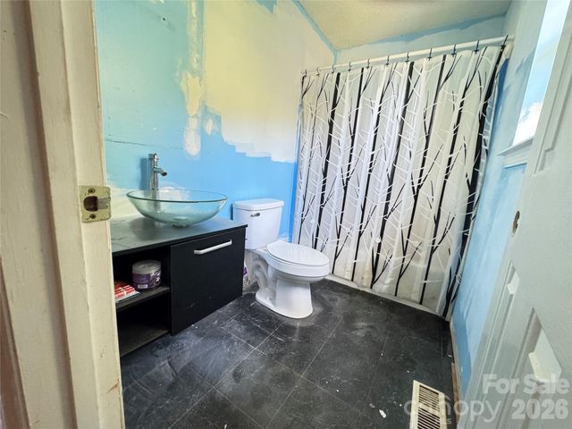 704 Morningside Drive, Mount Holly, NC 28120