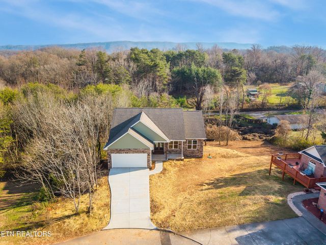 3215 Harrington Court, Maryville, TN 37803