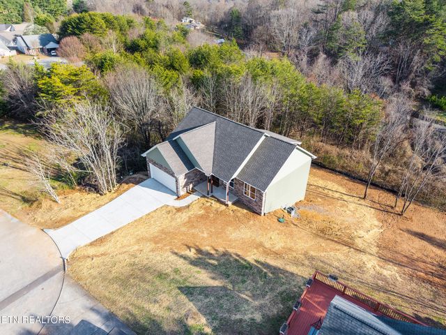 3215 Harrington Court, Maryville, TN 37803