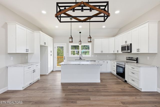 3215 Harrington Court, Maryville, TN 37803