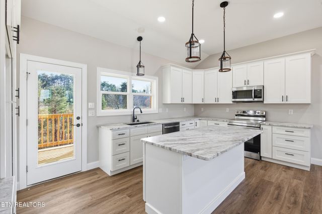 3215 Harrington Court, Maryville, TN 37803