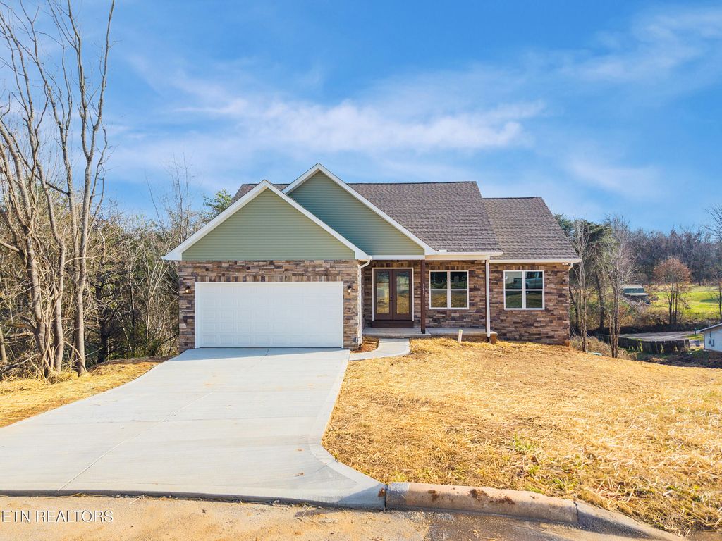 3215 Harrington Court, Maryville, TN 37803