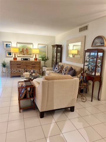8827 SW 123rd Ct 103, Miami, FL 33186