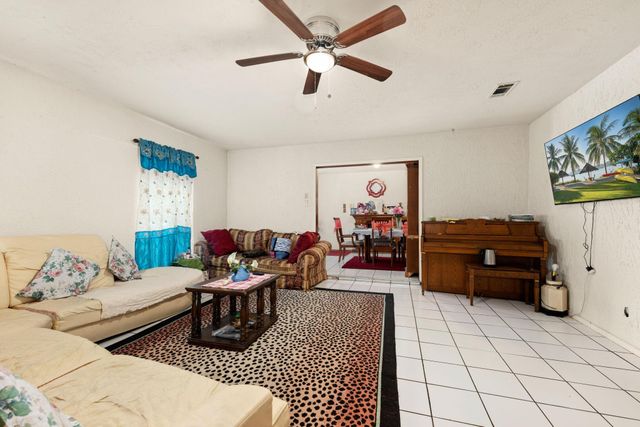 10719 Carvel Lane, Houston, TX 77072