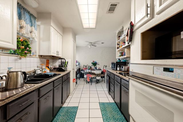 10719 Carvel Lane, Houston, TX 77072