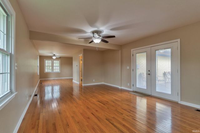 509 E Jefferson Avenue, Chandler, IN 47610