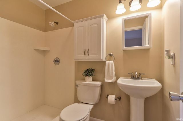 509 E Jefferson Avenue, Chandler, IN 47610