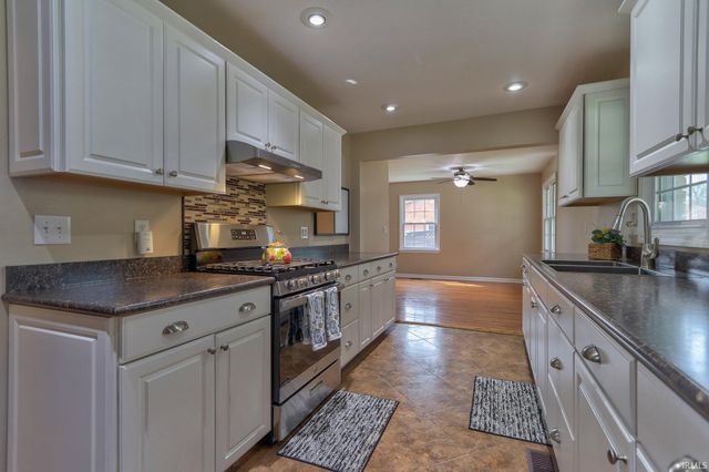 509 E Jefferson Avenue, Chandler, IN 47610