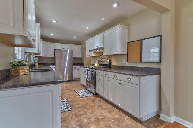 509 E Jefferson Avenue, Chandler, IN 47610