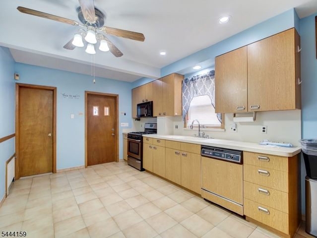 510 Jersey Ave, Elizabeth City, NJ 07202