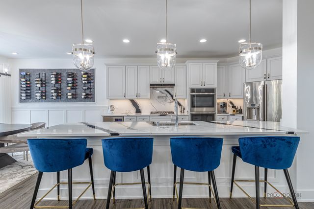 23264 N Pinehurst Drive, Kildeer, IL 60047