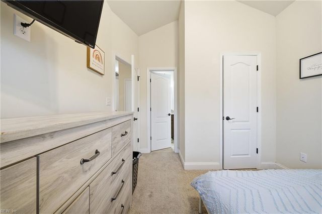 2827 Estella WAY, Chesapeake, VA 23325