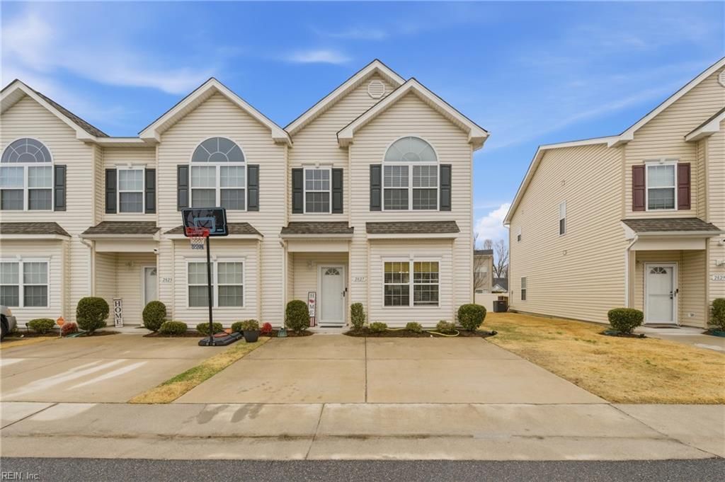 2827 Estella WAY, Chesapeake, VA 23325