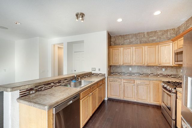 8843 Oakfield Ln, Windsor, CA 95492