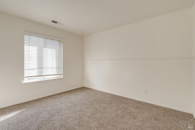 8843 Oakfield Ln, Windsor, CA 95492