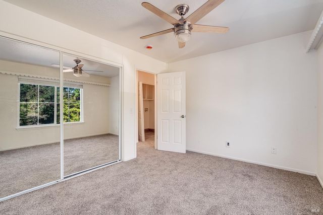 8843 Oakfield Ln, Windsor, CA 95492