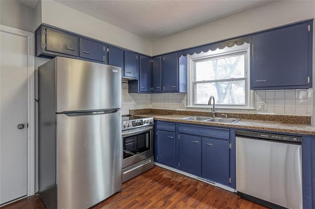 613 NE Corder Street, Lee's Summit, MO 64063