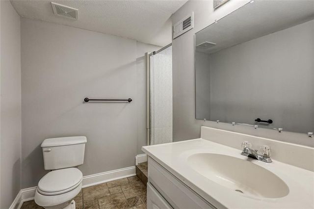 613 NE Corder Street, Lee's Summit, MO 64063