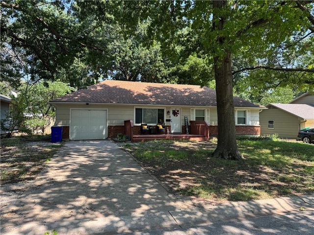 613 NE Corder Street, Lee's Summit, MO 64063